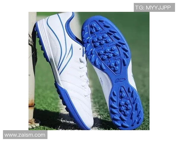 选择适合自己的足球鞋子提升球场表现的秘诀与推荐